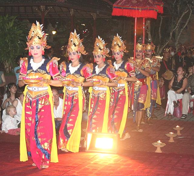 実力派グループによるレゴン・オブ・マハーバーラタの演出は、ストーリー性たっぷり！