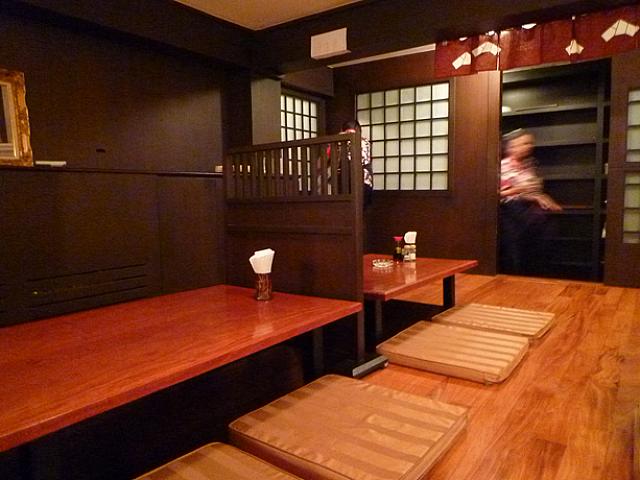在住日本人御用達、観光客にもタイ人セレブにも人気の居酒屋。