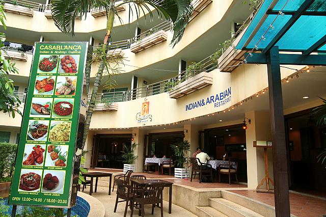 在プーケットのハイソなインド＆アラブ人御用達。プールサイドに面したインド、アラビアン料理専門店。