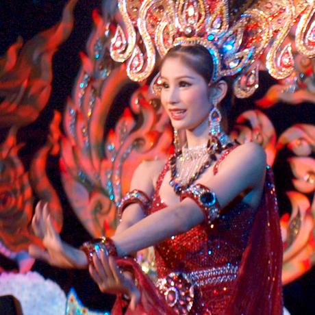 タイ国内最大級、ニューハーフショーの総本山！
