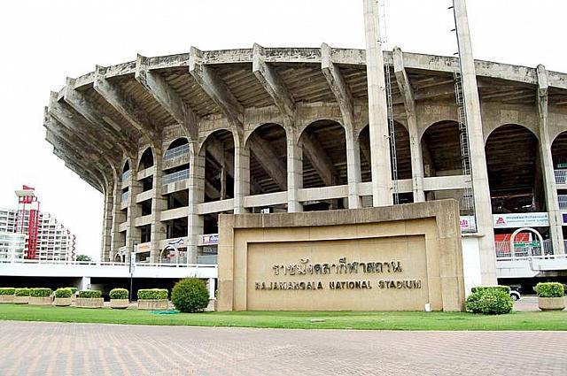ラムカムヘン通りにある6万人強が収容可能のスタジアム。主にサッカーの試合で使われ、地元のタイ人が熱狂するスタジアムです。