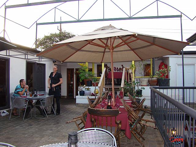 ハワイ唯一のネパール料理店。カイムキの隠れ家のような店内で香辛料の効いた美味しい食事を楽しみたい。