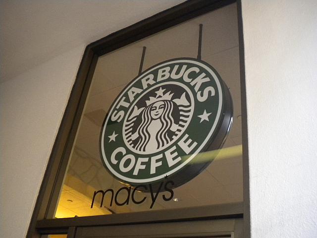 アラモアナショッピングセンターでお買い物途中に美味しいコーヒーで休憩しましょう～！