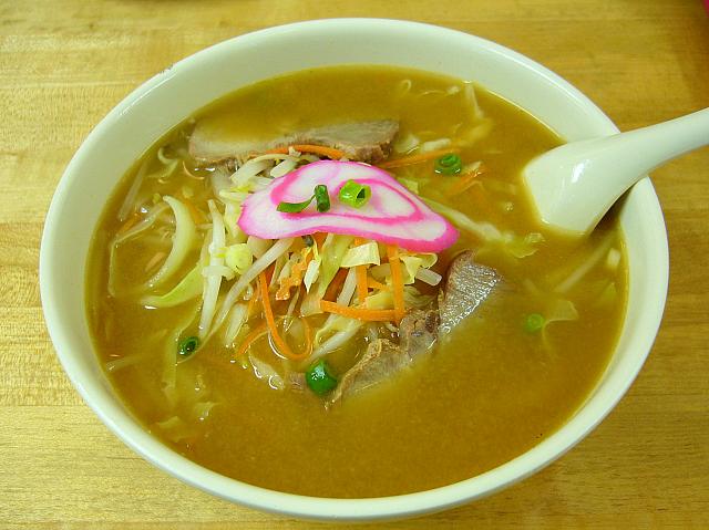 マノア・マーケットプレイスの中にある手軽＆気軽なローカルスタイルのラーメン屋さん。