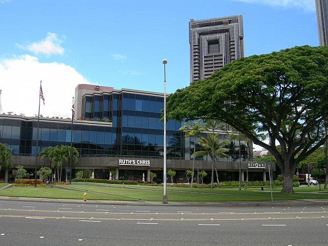 ちょっときどった、ビジネス族の御用達レストラン街。