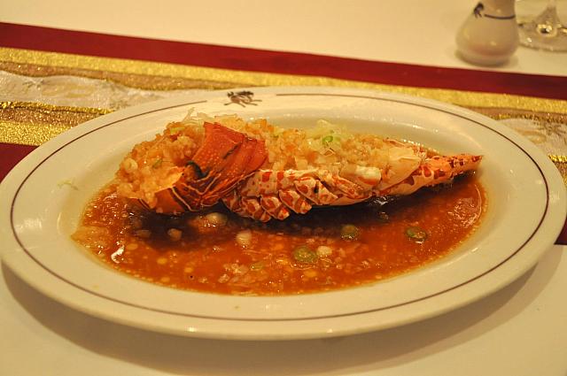 ペニンシュラホテルのメインダイニングでいただく広東料理。最高級の味と雰囲気に包まれて、贅沢なひとときを。