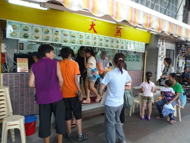 長洲島に行ったら必ず立ち寄りたい有名デザート店。味はもちろん、ボリューム満点なのに手頃な値段が人気の秘密。