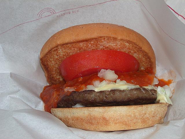 日本でも人気のモスバーガーは香港にも店を構えています。若者を中心に香港人の間でもすっかり定着しました。