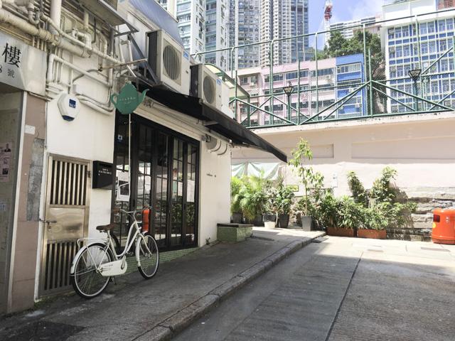 SOHO地区から少し外れた静かなところに、いろいろなお茶が楽しめる可愛いカフェ。コーヒーよりお茶が好きだったら、ぜひお試しを！