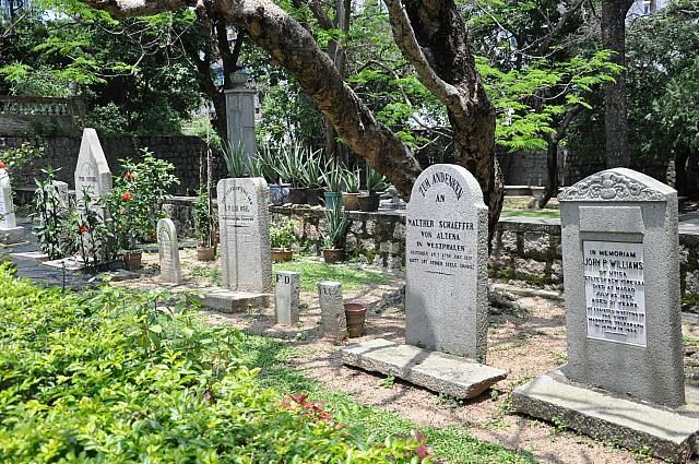 カーサ庭園に隣接した小さな墓地。静かな環境の中で、マカオでは少数派だったプロテスタント教徒が眠っている