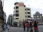 聖ポール天主堂跡が見えてきたら、ここを左側の道へ進みます。