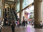 銅羅湾駅A出口からタイムズスクエア地上へ出る。