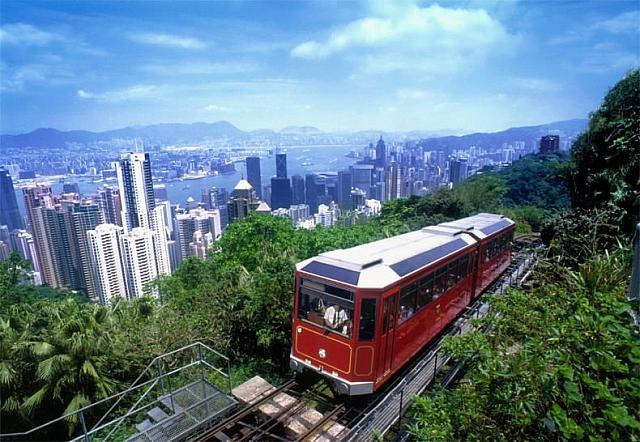香港の魅力探しはここから！午前中だけのツアーに参加して、午後は自由に歩きたい方にお勧めのツアーです。（飲茶の昼食あり・なしを選び頂けます。）