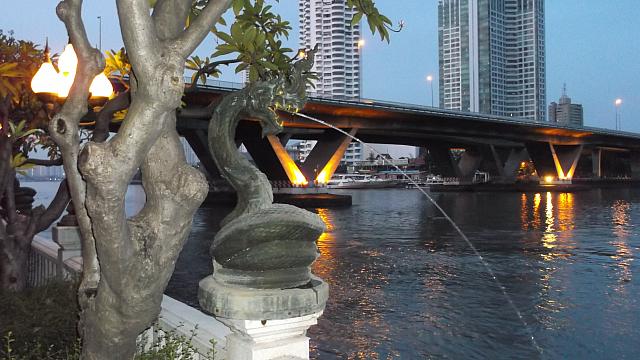 タクシン橋