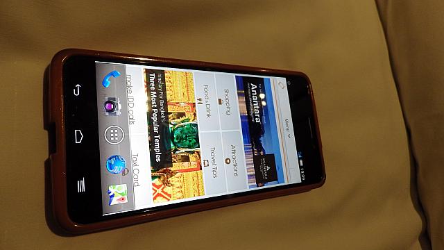 各部屋に備え付けのスマホ、使い放題、日本へもOKです。