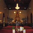 新お堂建築中、黄金佛の旧堂は閉鎖。別の堂のこの仏像が、参拝されてました。ナビ紹介の仏像です。