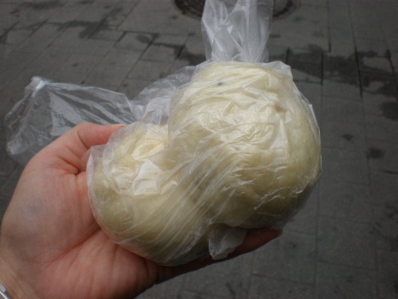 マンドゥ２個1,000ウォン　　