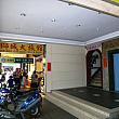 外のエレベーターの近くにはおいしいドーナツ屋さんがありました。