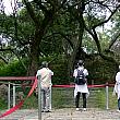 八田さんの像とご夫妻のお墓