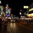「墾丁」　墾丁路夜市
高雄の夜市に負けないくらいの賑やかさ。

