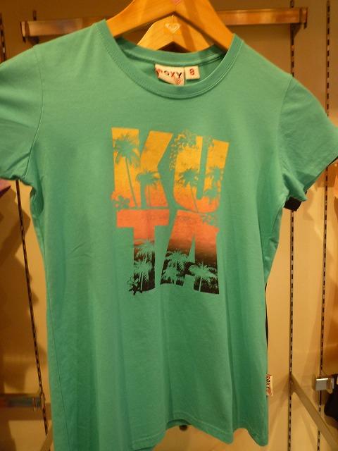 クタTシャツ　19万5000ルピア