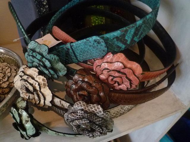 コブラ・スネークのベルト　28万ルピア