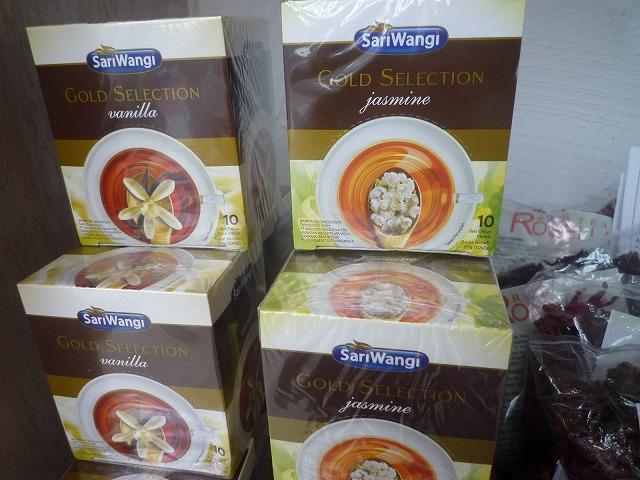 ジャスミン・ティーとバニラ・ティー　1万2000ルピア