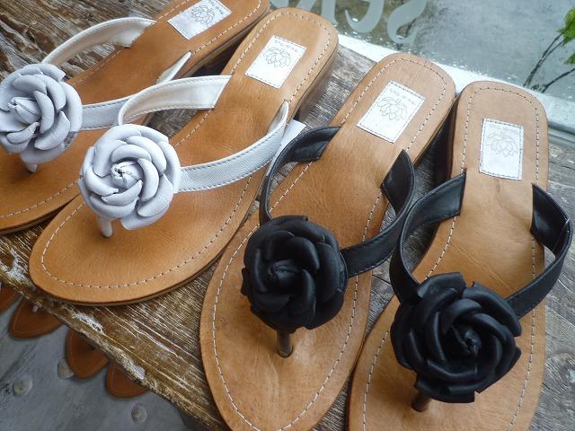 カメリア・レザー　23万8000ルピア