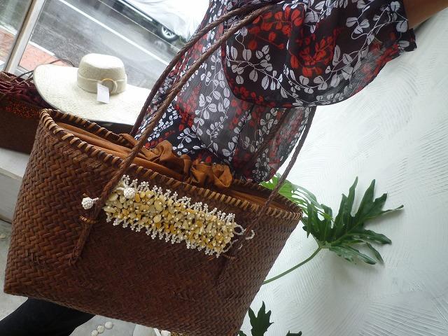 カリマンタン・バッグ　18万5000ルピア