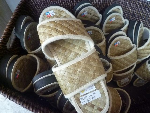 パンダンのルーム・シューズ　3万ルピア