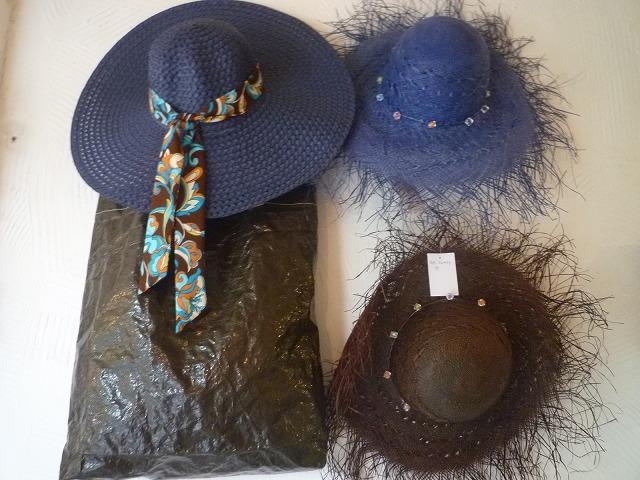 車の幌を使ったバッグと帽子いろいろ