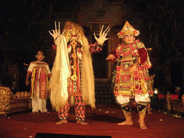 和解するドゥルガとビマニュウ