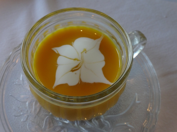 一口サイズのスープ