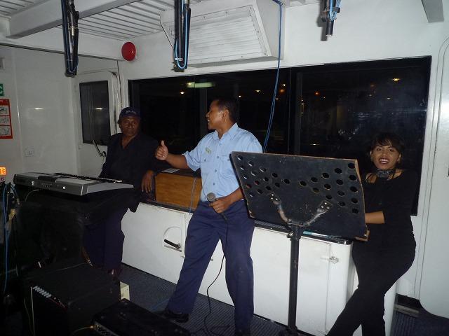 みんなディスコで盛り上がっているので、こちらは静かなものです。