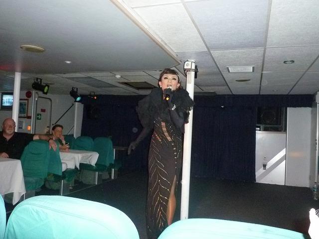 この人、ベンチョンですよね…。