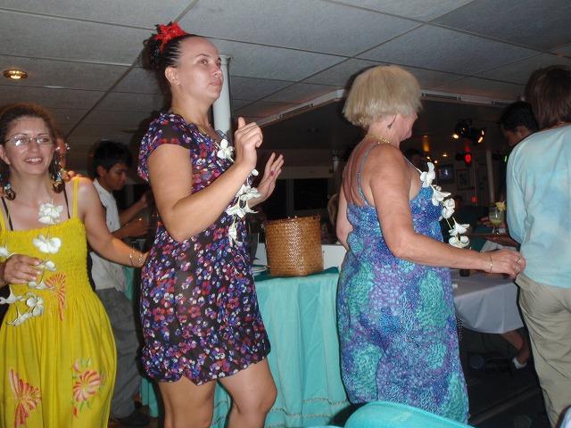 これは、さっきモデルごっこしてたお姉さま方！