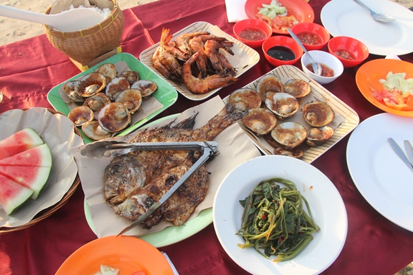 バリ島名物イカンバカール！