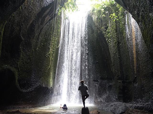 神々しい！トゥカッ・チュプンの滝