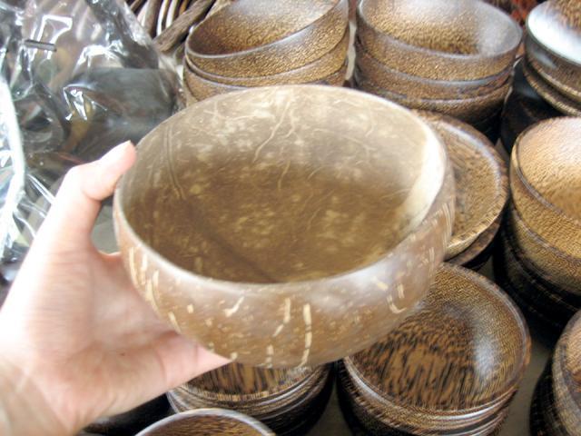 殻から作られた製品も多数