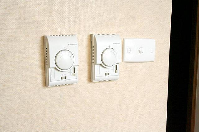 エアコンの調整は2つ。