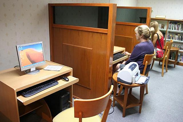 インターネットコーナー