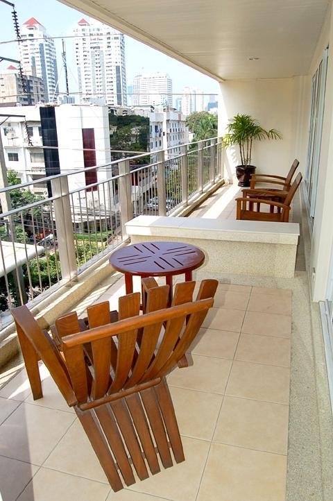 部屋の広さと比例して、 
ベランダもとっても広々としています。