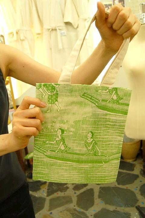 ● この他にも、ちびサイズ（３０バーツ）などもあり。どれにしようか迷っちゃうなぁ～。 