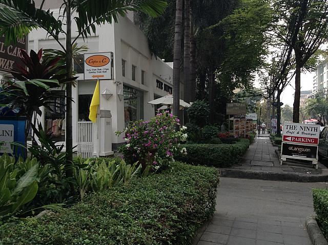 お店はラン･スアン１の手前にあり、看板が目印です。