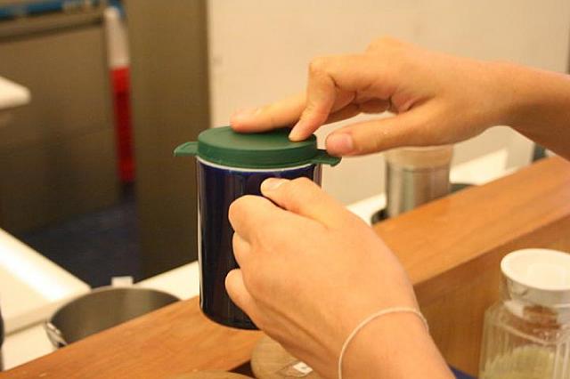 5. 3～4分待つとおいしいお茶の出来上がりです！！
