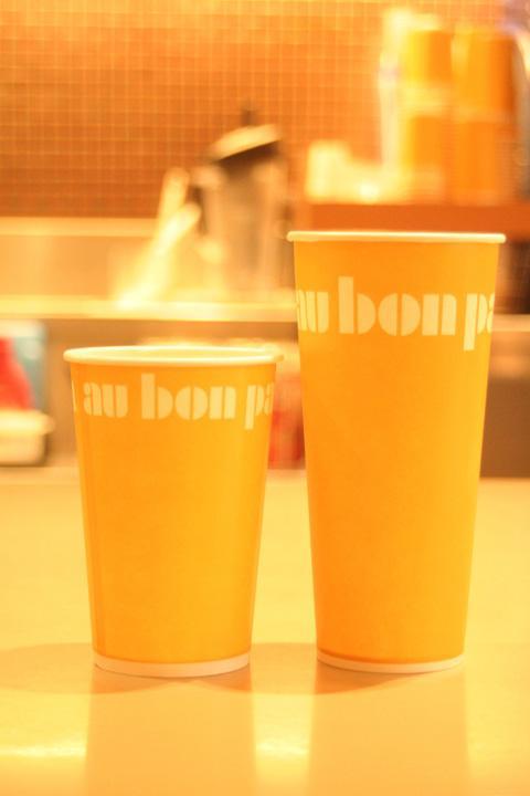 アイスカフェ、アイスティのサイズは２つ。