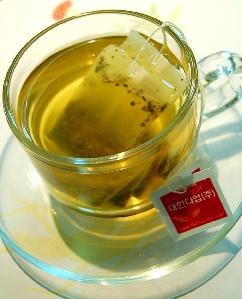 グリーンティ　90バーツ <br>
渋みの少ないグリーンティは万人に受けの良い、どの料理にも合うお茶です。 
