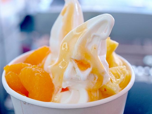 お勧めトッピング（パイナップル＋みかん、バタースコッチ）