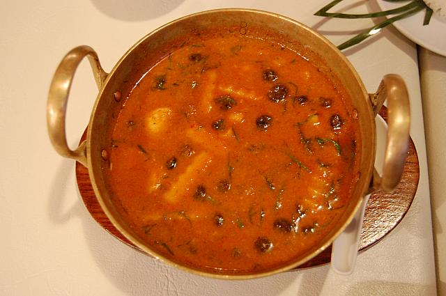 辛さはそれほどなく、スパイスが結構利いています。