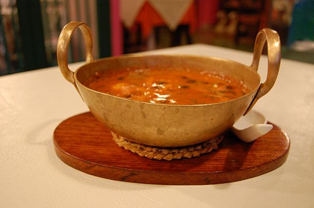 料理が盛られてくる器も素敵です